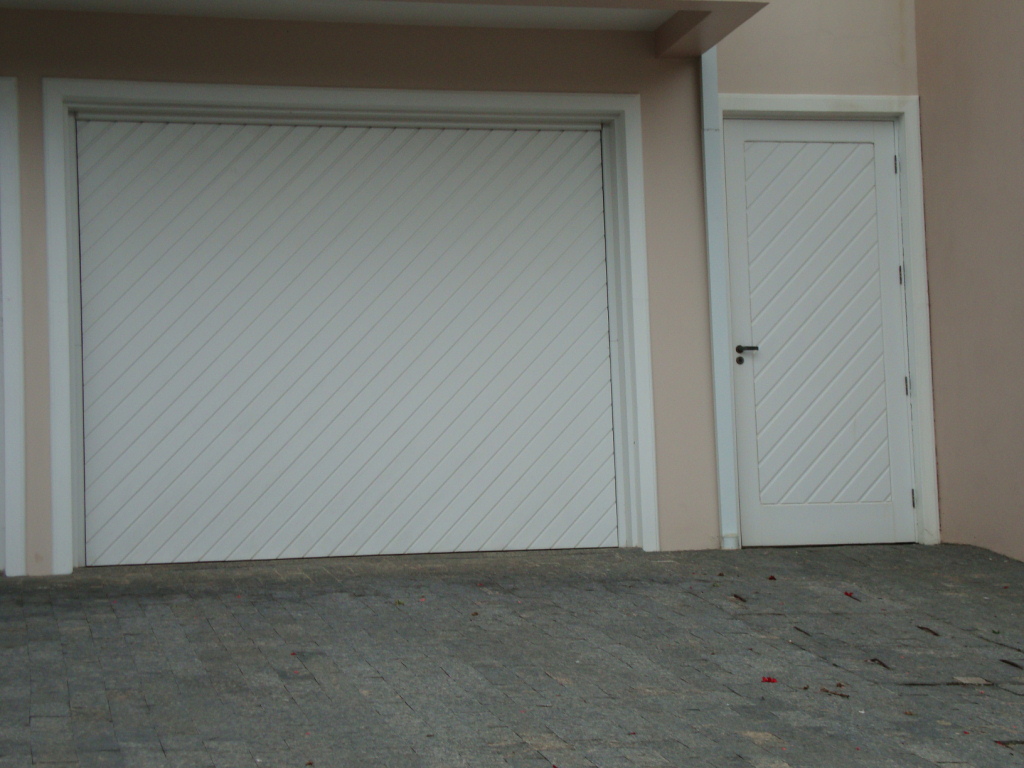 Produto - Porta Garagem Modelo Lambril Transversal